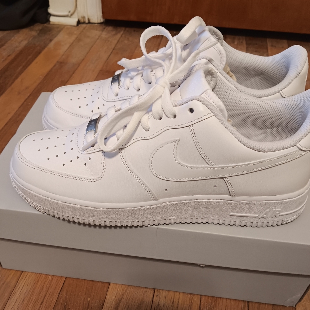 Women's White Nike Air Force 1's Size 10
